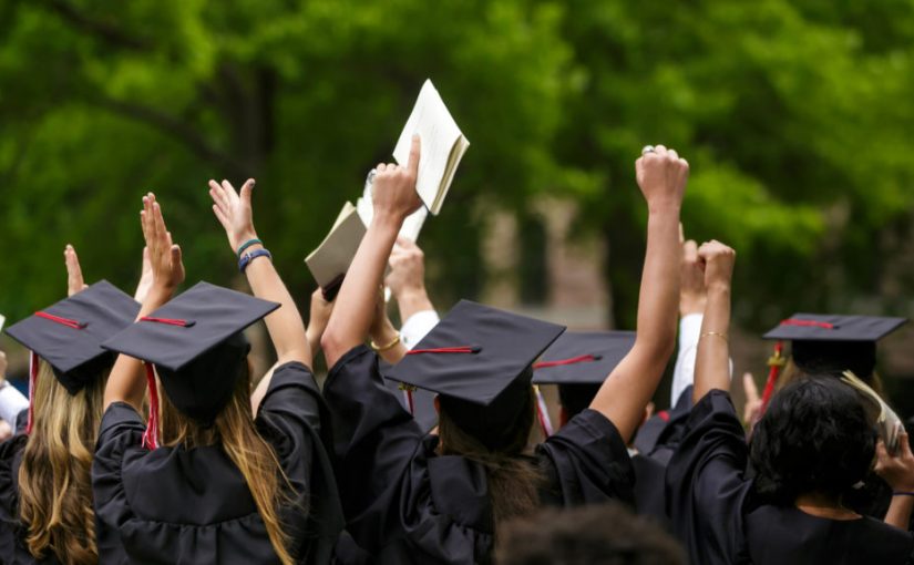 Thông báo về kế hoạch xét tốt nghiệp năm 2021